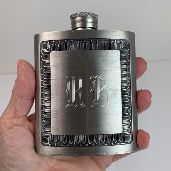 RB Pewter vintage 90s deco engraved weighted pocket flask holds 1/2 cup, clean! - Picture 1 of 10
